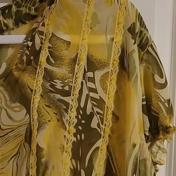 Sash flowy patterned top - Picture 2 of 6